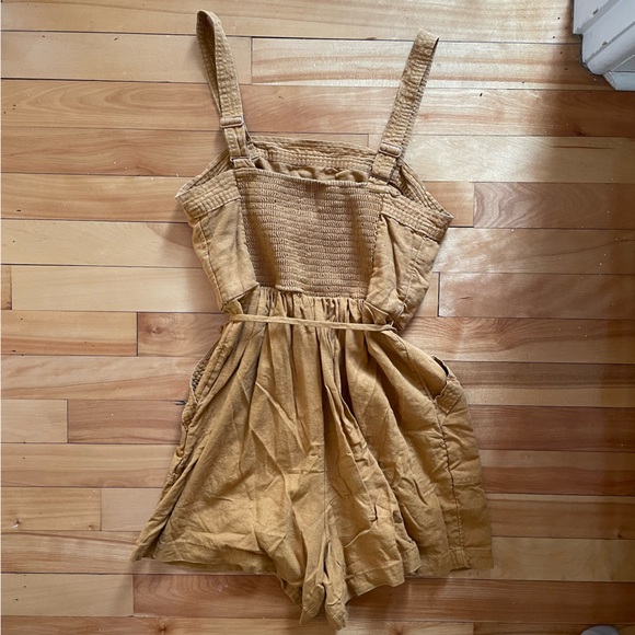 Linen-blend Romper - Picture 2 of 5